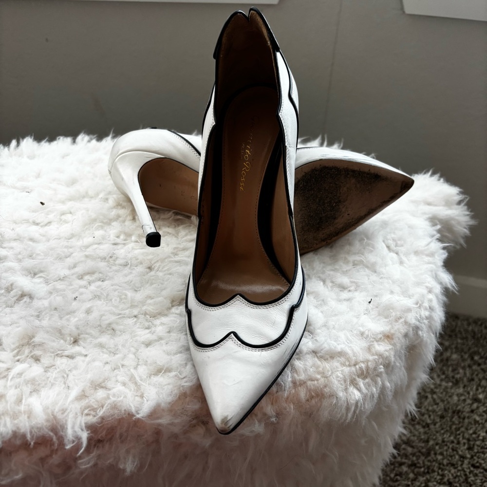 Gianvito Rossi White and Black Heels scalloped bonnie western stilettos - Picture 11 of 13